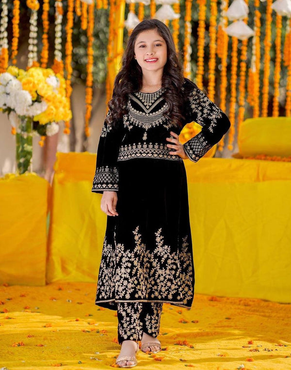 Designer Festive Wear Gorgeous Heavy Embroidery Siqunce Work Gown-Pent